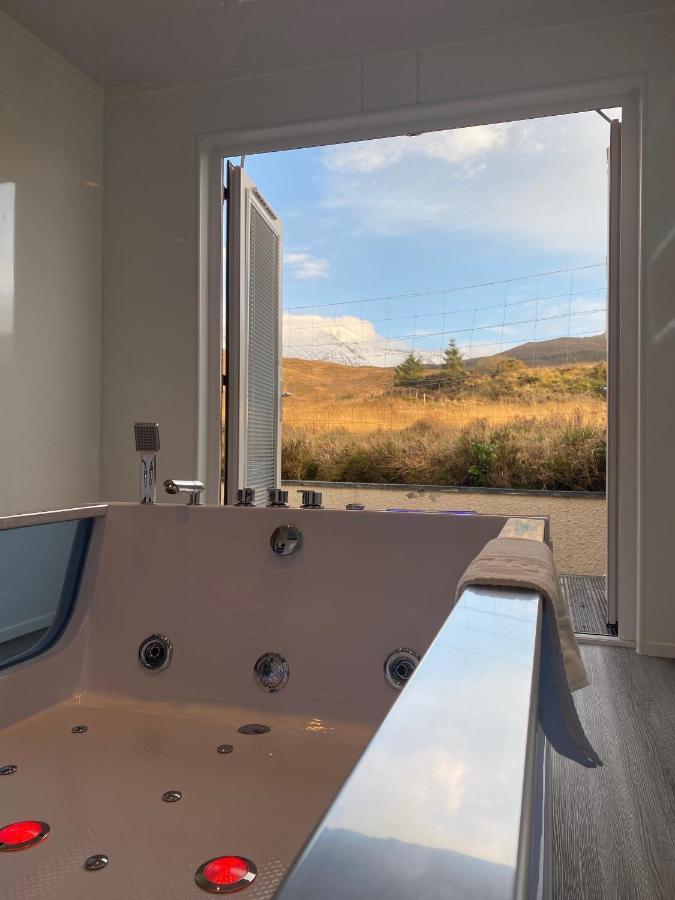 Highland Stays - Ben View Room & Jacuzzi Bath Fort William Exteriör bild