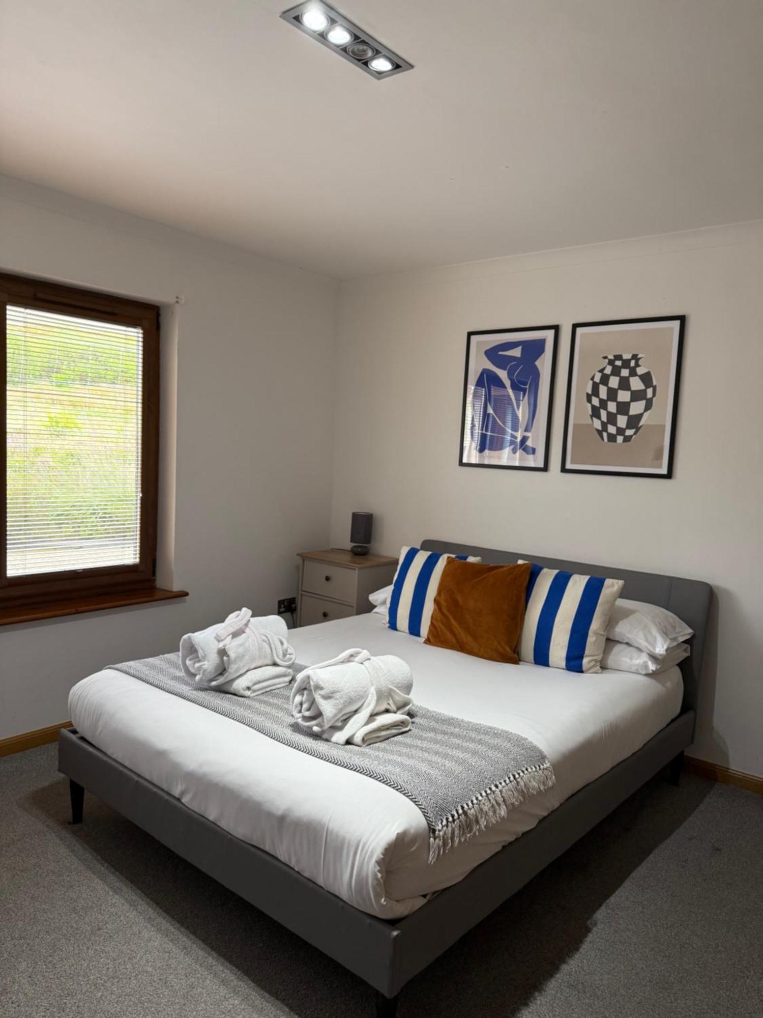 Highland Stays - Ben View Room & Jacuzzi Bath Fort William Exteriör bild
